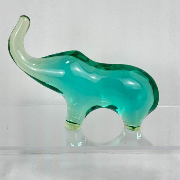 Rare Abraham Palatnik Lucite Green Acrylic Silon Rio Brazil Elephant Sculpture